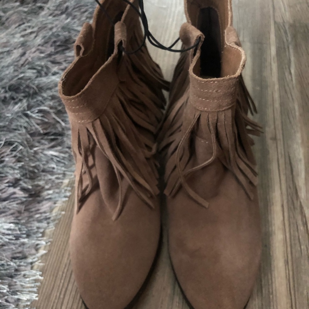 Tasseled boots